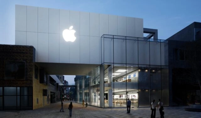 В Apple решили бесплатно раздавать новые iPhone ИБ-специалистам