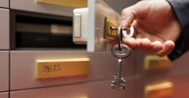 Российские банки будут сообщать финразведке о запросах из недружественных стран