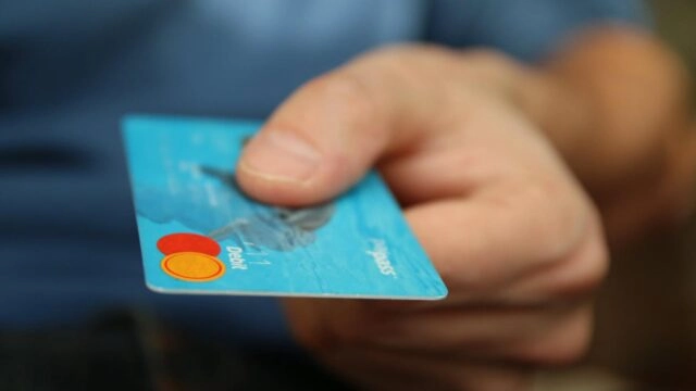 Хакеры из России выложили в открытый доступ данные более 1 млн. банковских карт