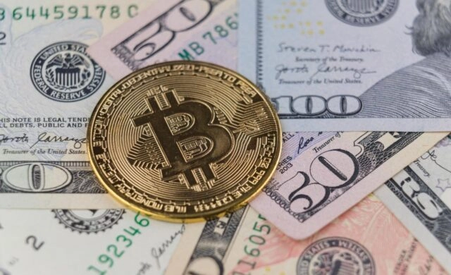 На Украине задержали хакера, запустившего миллион виртуальных серверов для незаконного майнинга криптовалюты