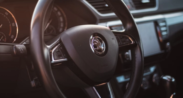 В автомобилях Skoda обнаружены уязвимости, позволяющие хакерам следить за машинами
