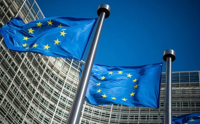 Евросоюз запретил хранить данные своих граждан на американских серверах