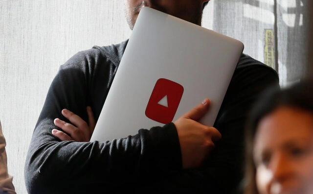 Роскомнадзор не исключает замедления работы YouTube, Instagram, Facebook