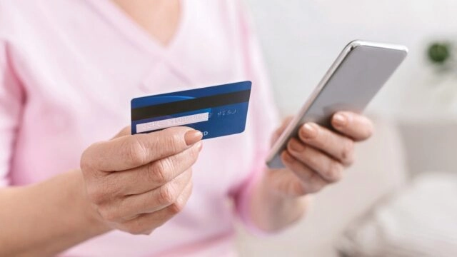 Мошенники начали запугивать россиян кредитами