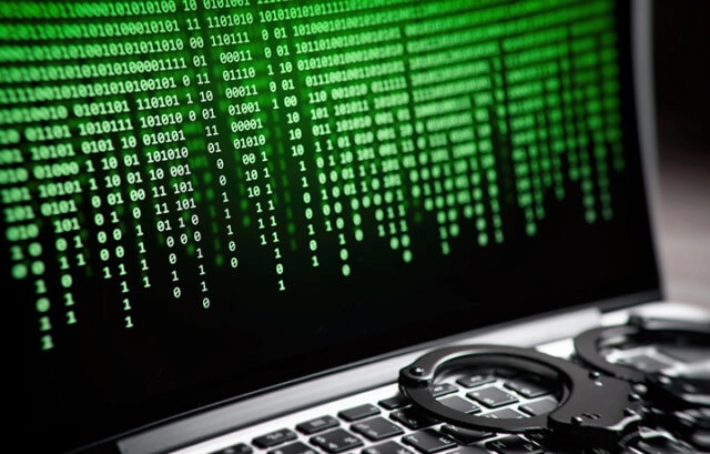 Более 10% жертв интернет-мошенников в России пенсионеры