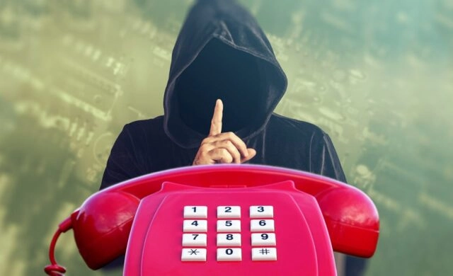Телефонные мошенники всё чаще представляются правоохранителями