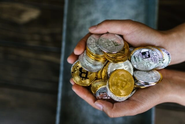 Хакеры обокрали 483 пользователя криптобиржи Crypto.com на 31 млн. долларов