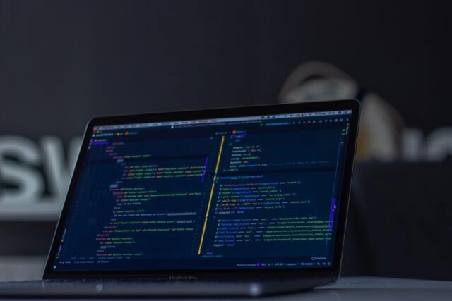 Банк России предупредил о хакерах, распространяющих вирусы с программой удалённого доступа