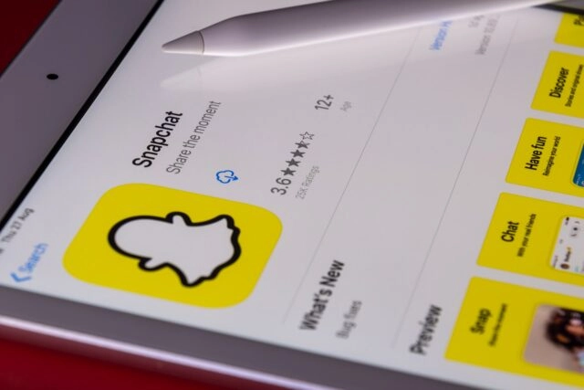 Snapchat запустил собственный чат-бот на базе ChatGPT в рамках платной подписки